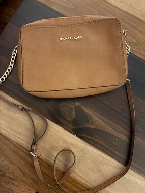 Michael Kors Tan Jet Set Crossbody with Gold Chain